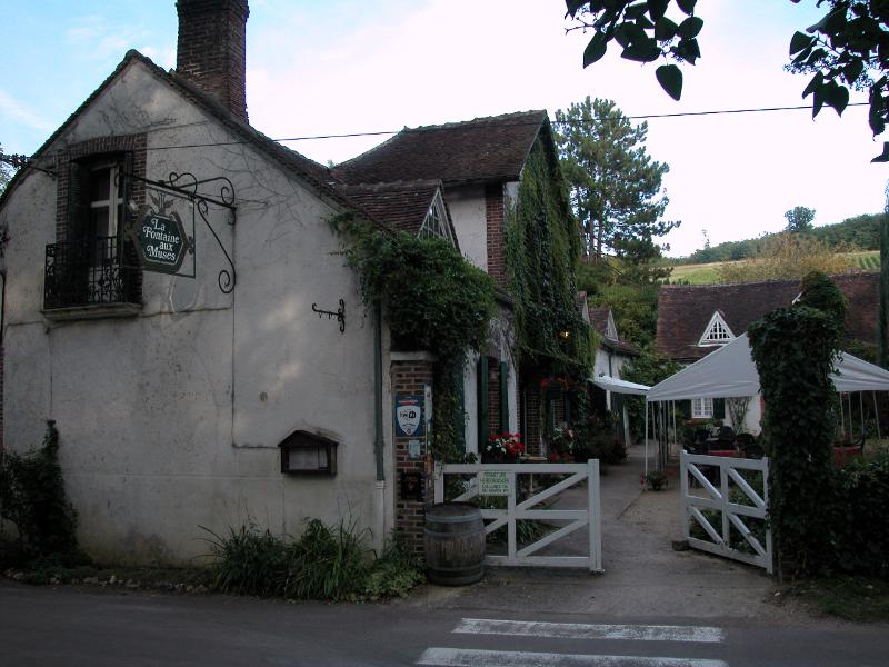 20100905-020_DSCN9155.JPG - Das Hotel "La Fontaine aux Muses" in La Celle Saint Cyr