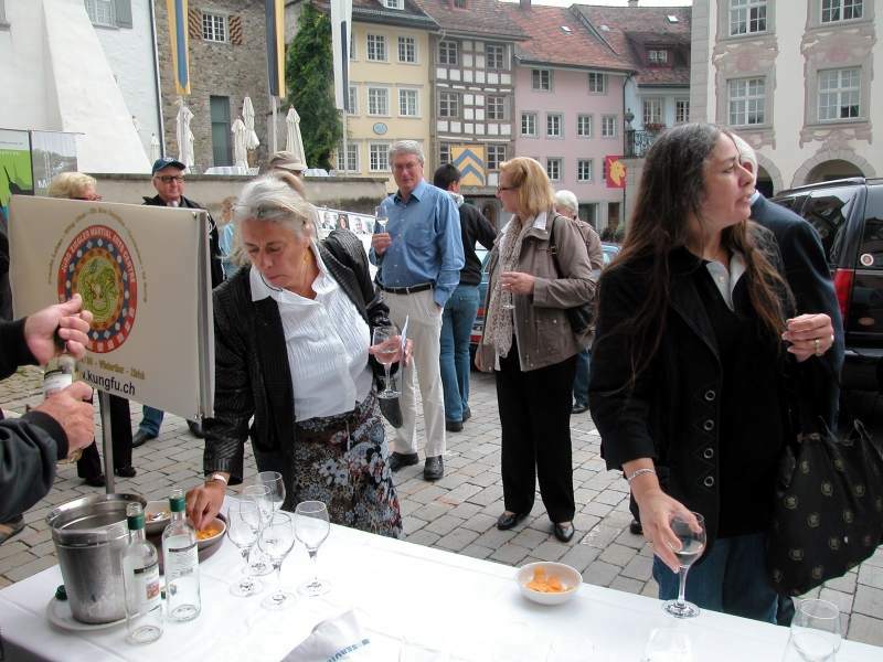 460_DSCN2778.JPG - Dann schritten wir zum Apéro ...         