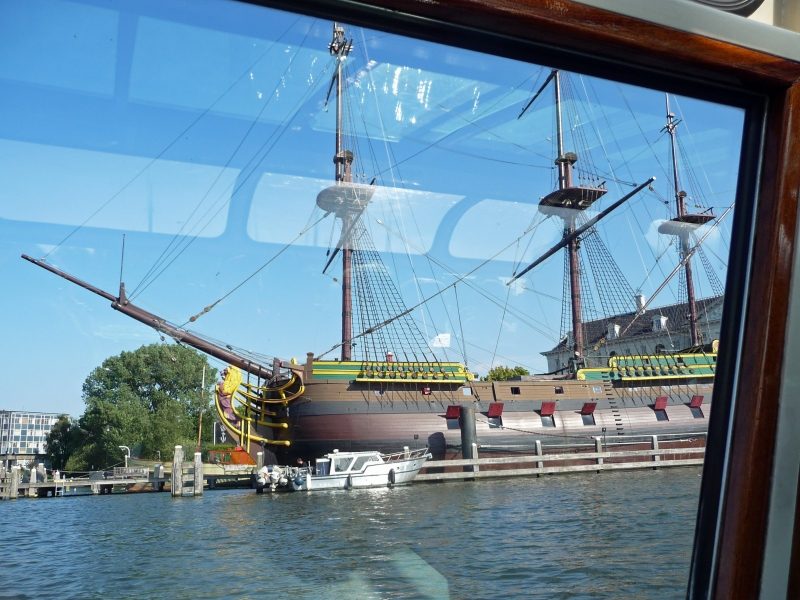 134_P1550847.JPG - Replica der "Amsterdam", eines Handelsschiffes der Niederländischen Ostindien-Kompanie von 1749