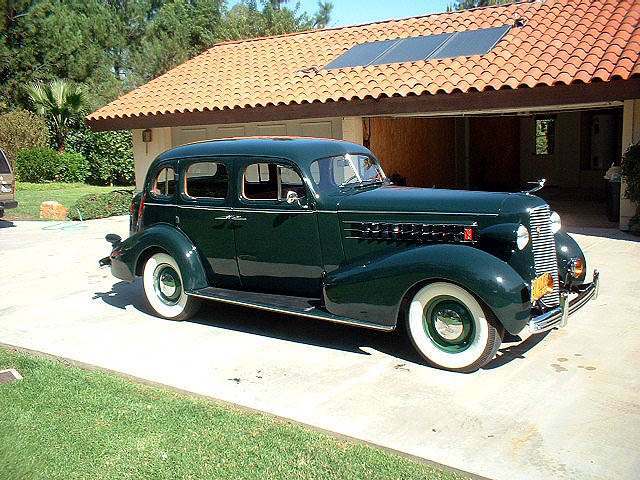 1936_60_Sedan_V8_03_calcruising.jpg - 1936 Series 60 Sedan