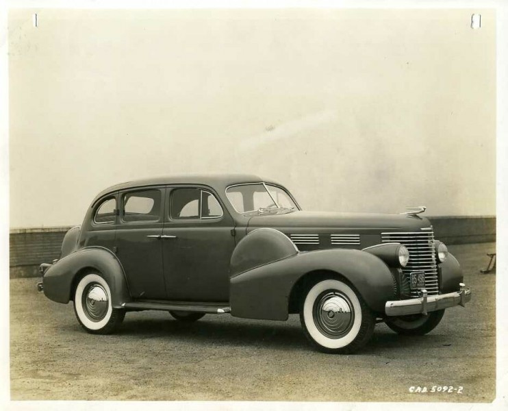 1938_60_Touring_Sedan_02_eb.jpg - 1938 Touring Sedan