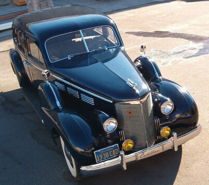 1938_75_5Pass_Sedan_02_eb_wright_calif_classics.jpg - 1938 Series 75 Imperial 5-Passenger Sedan