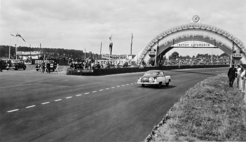 1950_Series62_Coupe_DeVille_LeMans_01.jpg - 1950 Coupe de Ville at Le Mans.