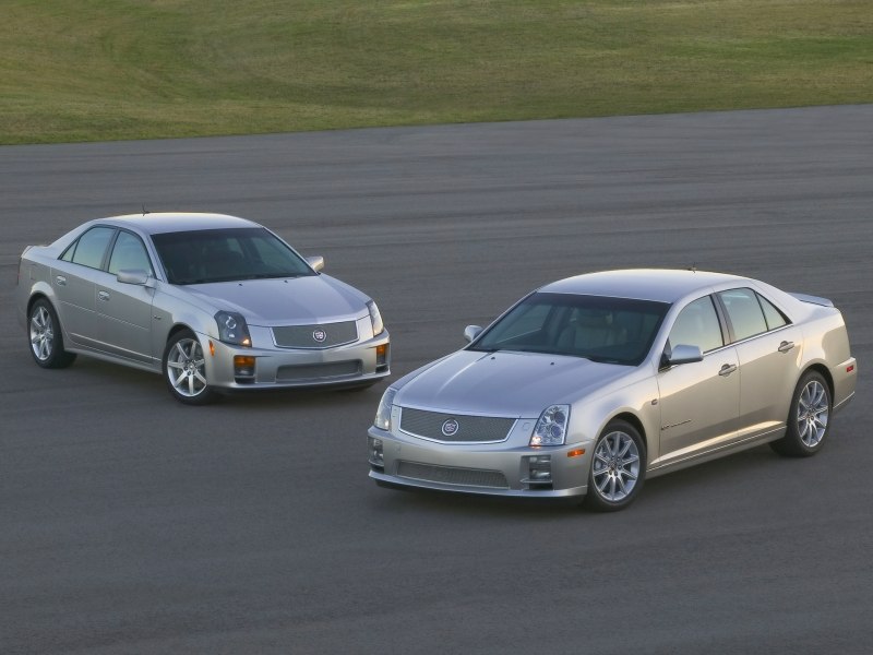 2006_STS-V_und_CTS-V_GM.jpg - [de]2006 Cadillac STS-V und Cadillac CTS-V[en]2006 Cadillac STS-V and Cadillac CTS-V