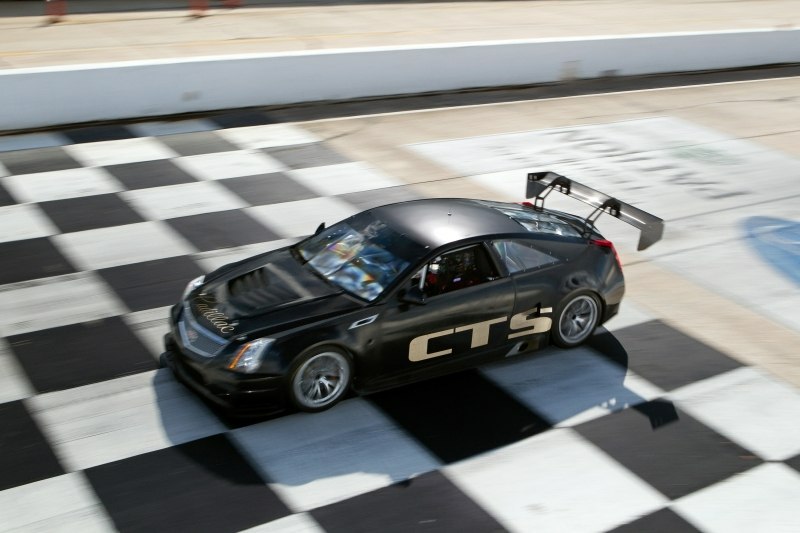 2011_CTS-V_Coupe_race_GM_2PRN7100.jpg - [de]2011 CTS-V Coupe Rennwagen in Sebring[en]2011 CTS-V Coupe Race Car at Sebring