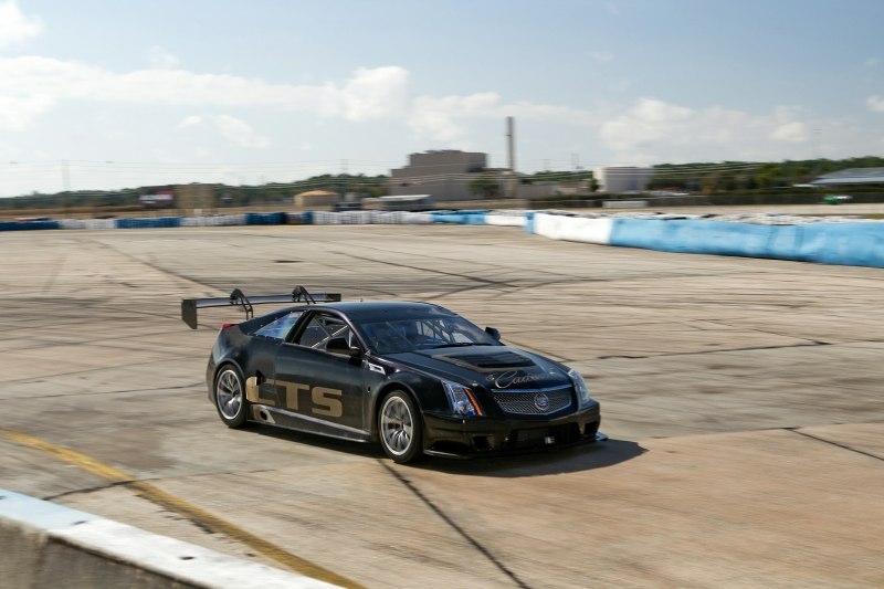 2011_CTS-V_Coupe_race_GM_2PRN7125.jpg - [de]2011 CTS-V Coupe Rennwagen in Sebring[en]2011 CTS-V Coupe Race Car at Sebring