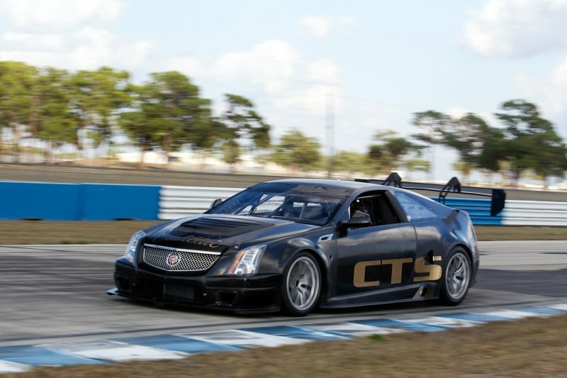 2011_CTS-V_Coupe_race_GM_3PRN6956.jpg - [de]2011 CTS-V Coupe Rennwagen in Sebring[en]2011 CTS-V Coupe Race Car at Sebring