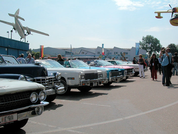 Speyer_240508_008.JPG - Präsentation der Cadillacs vor dem Technikmuseum Sinsheim