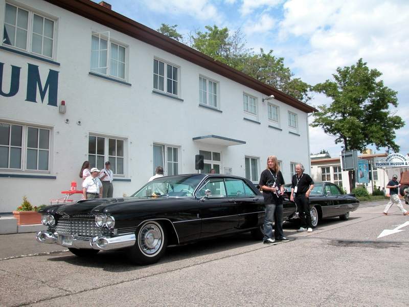 Speyer_250508_043.JPG - Director's Trophy: 1959 Cadillac Brougham #42 undBad Luck Award: 1959 Cadillac Brougham #43 (hinten)