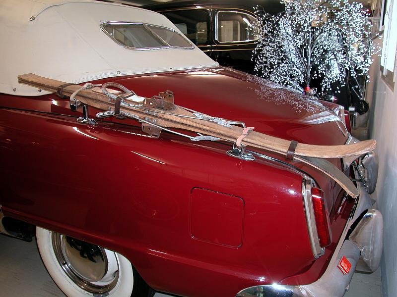 DSCN6591.JPG - Studebaker 1950, praktischer Skiträger