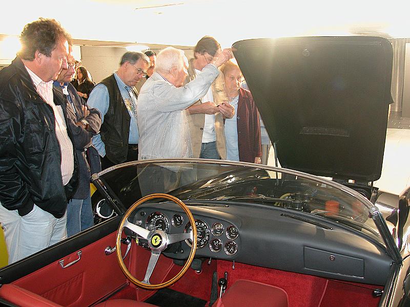 DSCN5833.JPG - Zu jedem Fahrzeug weiss Herr Stieger spannende Geschichten zu erzählen