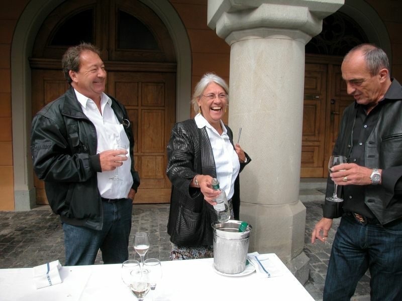 480_DSCN2788.JPG - Der regionale Weisswein bestand die Prüfung glänzend         