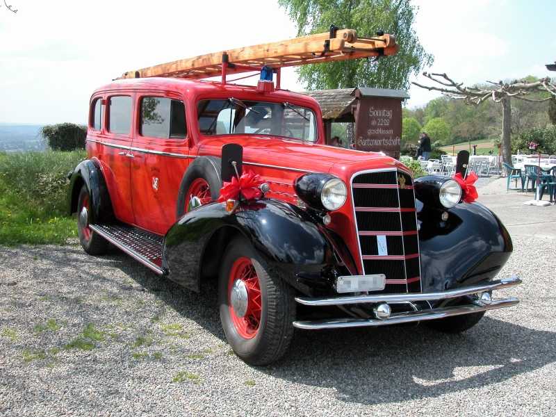 247_DSCN3340.JPG - 1937 Cadillac mit Feuerwehr-Karosserie          