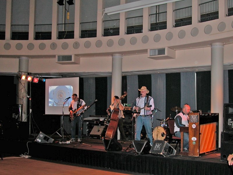 305_DSCN4092.JPG - Die Band "The Lennerockers"...