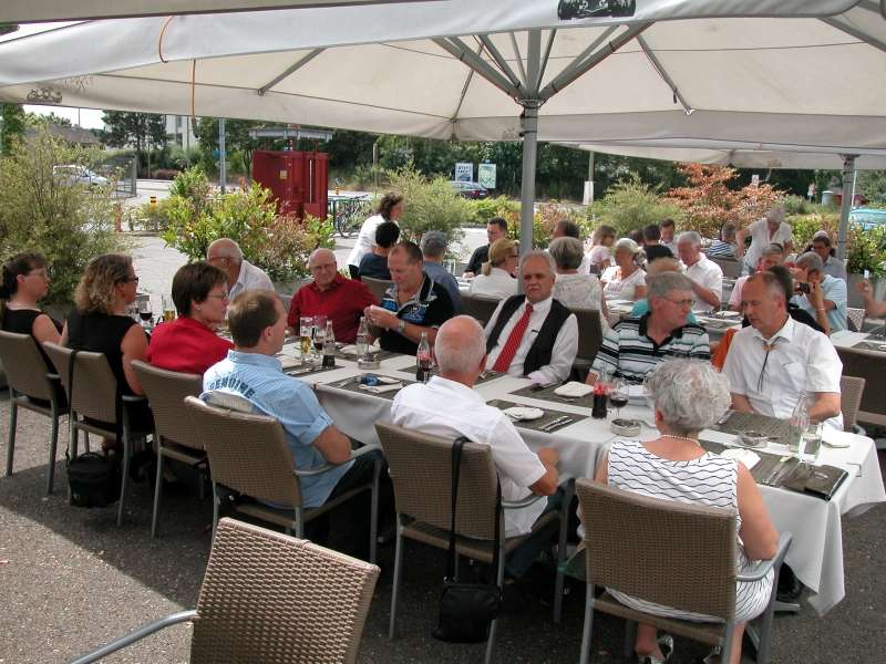 0315_DSCN6103.JPG - Nach soviel Geschichte erholten wir uns im Restaurant