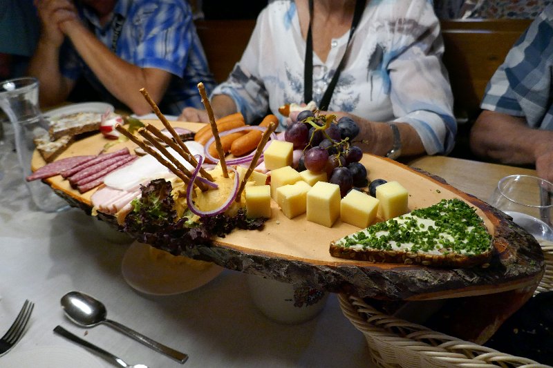 25-310_P1290885.JPG - Brotzeit-Brettl