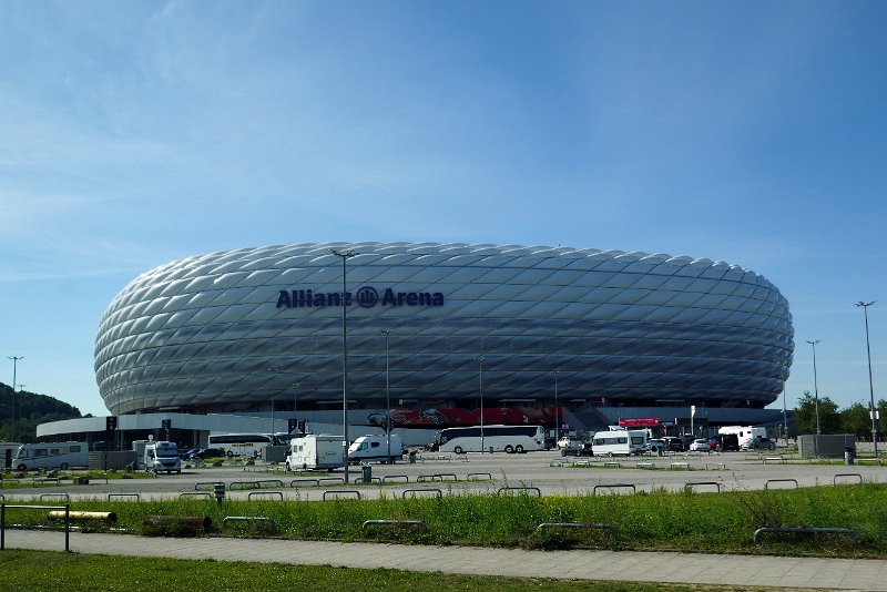 26-000_P1300021.JPG - Stadtrundfahrt München: Allianz-Arena