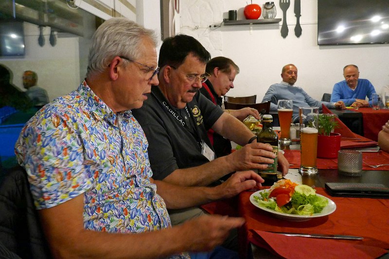 28-430_P1300691.JPG - Abendessen im Tennisplatz-Restaurant