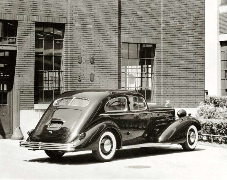 1933_V16_Aerodynamic_Coupe.jpg - 1933 Cadillac V-16 Aerodynamic Coupe.