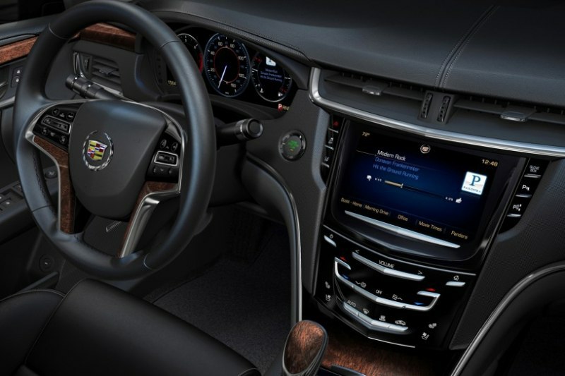 2013_XTS_04182.jpg - 2013 Cadillac XTS CUE