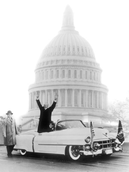 1953_Eldo_Eisenhower.jpg - [de]Präsident Dwight D. Eisenhower in einem 1953 Cadillac Eldorado[en]President Dwight D. Eisenhower in a 1953 Cadillac Eldorado